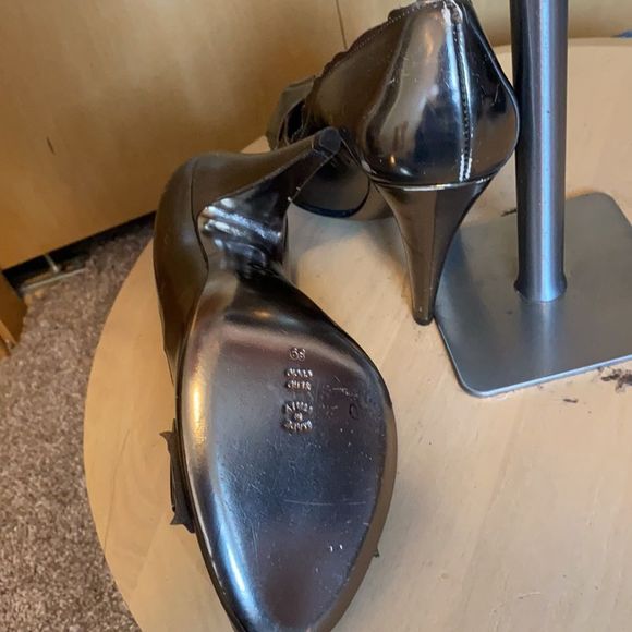 Moschino Cheap and Chic high heels - Picture 7 of 8